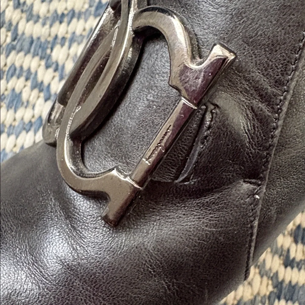 VINTAGE FERRAGAMO “Gancini” buckle leather pump